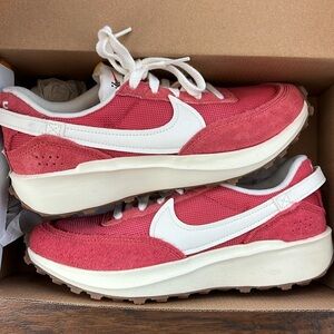 Women’s Nike Waffle Debut Vintage